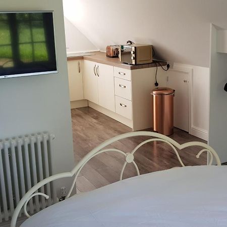 Rookery Lodge Apartments Wistaston Bagian luar foto
